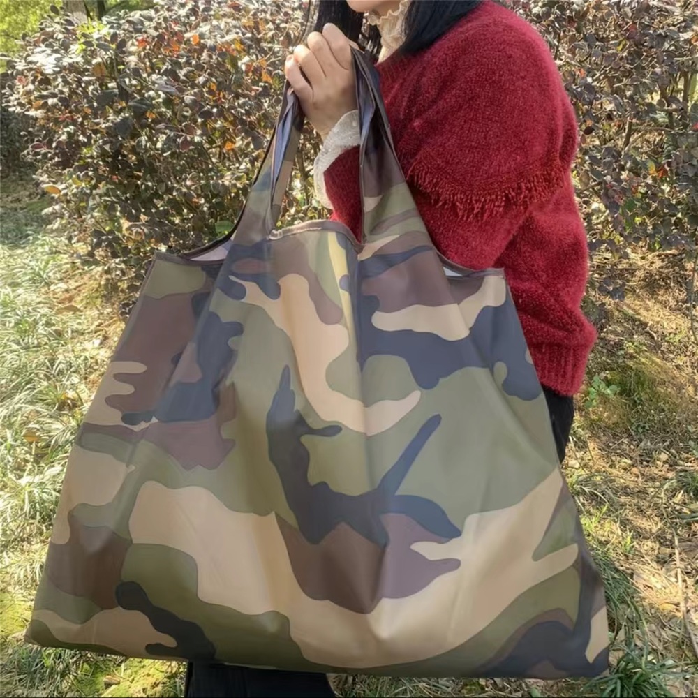 New Camouflage Unisex Large Capacity Polyester Light Foldable Casual Tote Bag - Picture 10 of 16